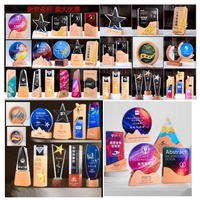 Offre Spéciale – Trophées et Récompenses Personnalisés en Verre Massif et Cristal – Design Créatif – Cadeaux d'Affaires – Logo Personnalisé – Matériau Métallique – Type Coupe/Médaille
