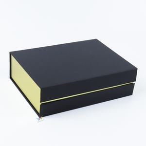 Boîte de rangement magnétique Crown Win avec logo personnalisé, noir et jaune, emballage avec découpe en EVA noire, aimant à division ouverte - Product Image 2