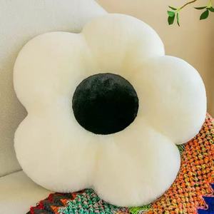 Wholesales Decorative Chamomile Flower Pillows Seat Home Decor Geometric <b>Throw</b> Pillow Pillowcase Cushion Covers Flower Cushion - Product Image 5