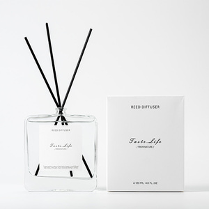 Wholesale Luxury Customized Fragrance Home Freshener Bodyworks Aromatherapy Luxury Glass Bottle Reed Diffuser With Sticks