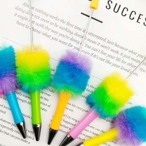 Stylos à pompons arc-en-ciel personnalisés, stylos à bille en peluche DIY, stylos cadeaux mignons de dessins animés pour filles, fournitures de bureau promotionnelles - Product Image 4