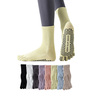 Calcetines de Yoga Personalizables con Logotipo, Impresión Digital, Antibacterianos, Profesionales, Antideslizantes, Transpirables, de Color Sólido, a Media Pantorrilla, con Cinco Dedos - Product Image 1