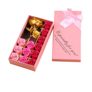 Cadeau de la Saint-Valentin pour petite amie, savon en forme de rose avec feuille d'or, boîte cadeau souvenir, petite fleur de savon, petit cadeau - Product Image 6