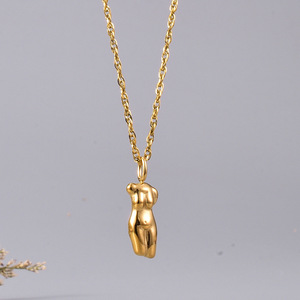 Collana con Ciondolo a Forma di Corpo Femminile Astratto in Acciaio Inossidabile Dorato, Regalo Unico per Donne - Product Image 6