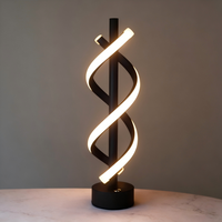 Lampe de table LED moderne et minimaliste rechargeable pour chambre d'hôtel, design créatif en spirale, idéale pour café et chevet.