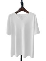 DAN1111-Kaos Pria dengan Kerah Bulat dan Model Off Shoulder yang Terlihat Usang