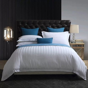 Set di Lenzuola per Hotel 300TC, Bianche con Righe da 3cm, 100% Cotone per Hotel di Lusso - Product Image 3