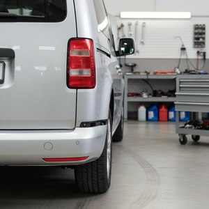 2015 Volkswagen Caddy OEM Soporte de conexión de parachoques Lado derecho Nueva condición con recortes de escape Modelo 2K5807184A - Product Image 3