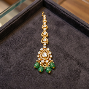 Verosi Maharani Style, Maang Tikka de Plata de Ley 925 con Moissanita Polki, Piedra de Color Esmeralda, Baño de Oro Puyai, Joyería Nupcial Tradicional - Product Image 6