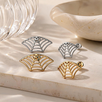 Boucles d'oreilles clous en acier chirurgical 316L, motif toile d'araignée gothique, finition PVD or, pour piercing tragus et hélix, bijoux
