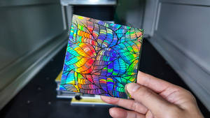 آلة وسم بالليزر الملون مع اتصال بالأشعة تحت الحمراء موفرة للطاقة بدون حبر/بدون رأس طباعة لمعالجة المعادن - Product Image 2