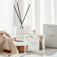 Ensemble diffuseur de parfum sur mesure en gros avec flacons en verre et coffret cadeau pour l'image de marque de parfums d'intérieur et les cadeaux d'entreprise