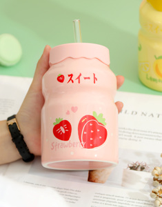 แก้วเซรามิคพกพาลายน่ารักผลไม้สตรอว์เบอร์รีสำหรับเด็ก ใส่นม ใส่กาแฟ ใช้ในโรงเรียน  พร้อมฝาปิด  รับผลิตตามแบบที่ต้องการ - Product Image 1