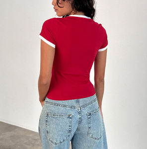 T-shirt court décontracté d'été pour femme, coupe classique, à rayures contrastées, manches courtes, style baby tee, en coton, avec impression de numéro personnalisée, vente en gros - Product Image 2