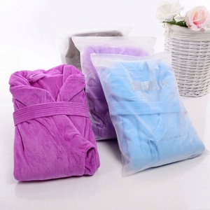 Vendite calde popolari nuova tendenza morbido addensare morbido accappatoio Unisex da bagno per le donne <span class=keywords><strong>pigiama</strong></span> uomo con Logo personalizzato - Product Image 3