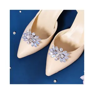 Горячие продажи, со стразами, с украшением в виде кристаллов с зажимами для обуви в форме цветка; Свадебные Нарядные женские туфли на высоком каблуке для женщин пряжки аксессуары Пряжка для обуви