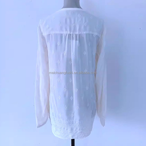 Chemise en soie brodée personnalisée de style bohème pour femmes, haut décontracté pour femmes - Product Image 4