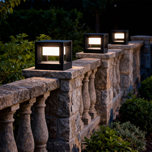 Lampada <span class=keywords><strong>Solare</strong></span> <span class=keywords><strong>LED</strong></span> da Giardino in Alluminio IP65 Impermeabile per Cancello, Recinzione, Porta, Pilastro - Product Image 2