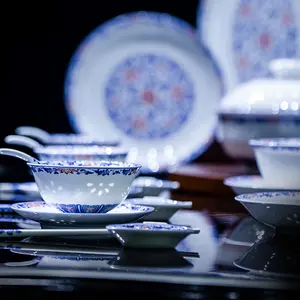 中式礼品盘套装家用陶瓷青花骨瓷碗盘釉下彩瓷餐具套装