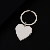 Porte-clés en acier inoxydable Ywyougang en forme de cœur, avec bord perlé, pendentif gravable, style vintage, dessin animé, 4 couleurs, cadeau personnalisé DIY