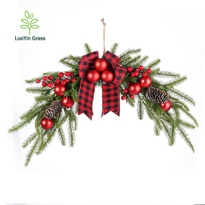 LY couronne artificielle <span class=keywords><strong>guirlande</strong></span> de noël couronne de porte d'entrée couronne en plastique pour fenêtre suspendue au mur maison chambre jardin extérieur - Product Image 4