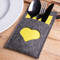 Porte-couverts de Noël en feutre, pochettes pour ustensiles, décorations de table de Noël, décorations de table à dîner
