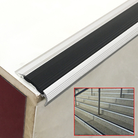 Tapisserie de sol en céramique pour carreaux, Protection des bords en aluminium, nez d'escalier lumineux