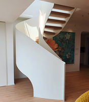 Escalier en colimaçon moderne de haute qualité VIKO avec éclairage LED et garde-corps en verre, escalier intérieur