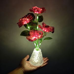 Nuova Lampada da Tavolo a 4 Teste con Fiori Artificiali, Effetto Lampeggiante, Ricarica USB o Batteria, LED Stile Contemporaneo, Luce Notturna a Forma di Rosa - Product Image 3