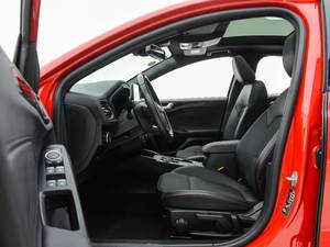 Vente en gros pour Ford <span class=keywords><strong>Focus</strong></span> 2020-2022 berline EcoBoost Turbo 180 automatique <span class=keywords><strong>ST</strong></span> Line, voiture d'occasion avec toit ouvrant panoramique et feux LED - Product Image 6