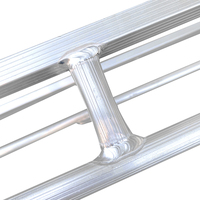 Escalera de Jardín de Aluminio de Nuevo Diseño con Estructura Triangular de Tres Soportes Traseros y Diseño de Tres Pies para Uso Agrícola