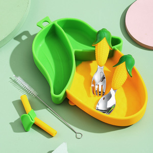 Plato de silicona con diseño de pingüino de dibujos animados, tenedor y cuchara, con pajita para alimentar a los niños - Product Image 2
