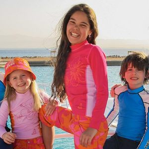 High Quality Customizable Polyester <b>T</b>-<b>Shirt</b> Luxury Wholesale Cute Style with Front Logo Nonwoven Weaving Method - Product Image 2