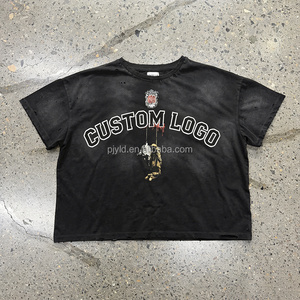 T-shirt Vintage Nera Effetto Acido con Strappi, Stampa Grafica Personalizzata, Scollo Grezzo con Fori, Vestibilità Boxy, Stile Streetwear - Product Image 1