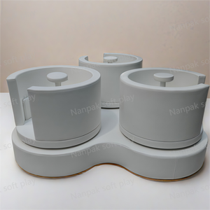 Simpatiche attrezzature carosello da interno bianco Beige rosa per feste per bambini evento a tre posti elettrico Soft Play giostra a noleggio - Product Image 4