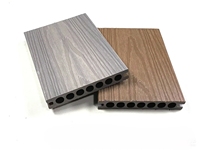 Plancher extérieur moderne en WPC imperméable 148*22mm avec grain de bois imitation teck, pose facile par clipsage