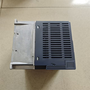 Variateur de fréquence Mitsubishi FR-E840-0095-4-60 400V avec contrôle V/F - Product Image 3