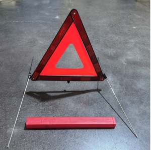 Kit de signalisation triangulaire pliable de haute qualité pour voiture en cas d'accident d'urgence - Product Image 6