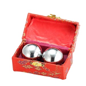 2X chino <span class=keywords><strong>Baoding</strong></span> bolas ejercicio y Handbol salud ejercicio estrés la terapia de relajación cromo Bola de masaje de mano - Product Image 1