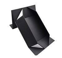 Boîte en carton pliable personnalisée pour emballage de t-shirt écologique avec fermeture magnétique, pelliculage brillant et gaufrage à chaud doré