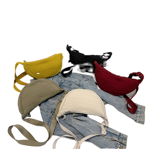 Riñonera de terciopelo impermeable a la moda al por mayor, riñonera informal con correa ajustable en la cintura, logotipo personalizable para hombres y mujeres - Product Image 5