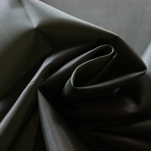 Tessuto in Taffetà 190T 100% Poliestere Riciclato da Fabbrica Cinese per Fodere di Borse e Valigie, Letti Gonfiabili - Product Image 3