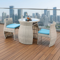Ensemble de trois pièces pour balcon : table à thé et chaises en rotin, idéal pour l'extérieur, la cour, les loisirs et la terrasse