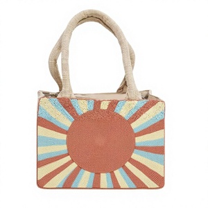 Bolso Tote con Bordado Floral y Cuentas para Mujer, con Detalles Hechos a Mano y Diseño Elegante y Moderno - Product Image 1