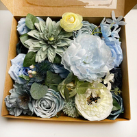 Boîtes de fleurs artificielles en soie de haute qualité en gros, chrysanthèmes et roses bleues faites à la main, couleur personnalisée, pour la remise des diplômes et Noël
