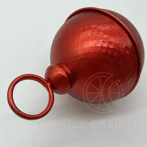 Ornamento di natale in metallo palla Jingle bell in rosso Design unico 5 in 6 in 8 in per la decorazione del partito del giardino di vacanza a casa