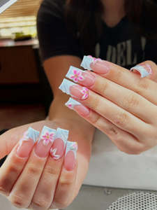 Uñas Postizas 3D Hechas a Mano con Diseño Floral de Fantasía en Forma Cuadrada - Product Image 1