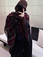 Châle triangulaire à carreaux pour femme, poncho imitation cachemire avec pompon sur un côté