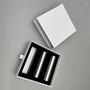 Petites boîtes d'emballage cadeau brillant à lèvres de luxe carrées, blanc noir, logo personnalisé, gaufrage, estampage, carton de luxe pour parfum - Product Image 1