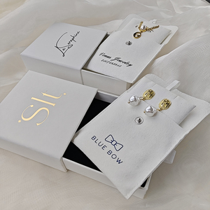 Sacs enveloppes monochromes élégants, fermeture magnétique, sacs enveloppes modernes pour la présentation de bijoux, pour l'emballage de bijoux - Product Image 3